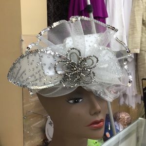 Ladies hat silver with silver stones